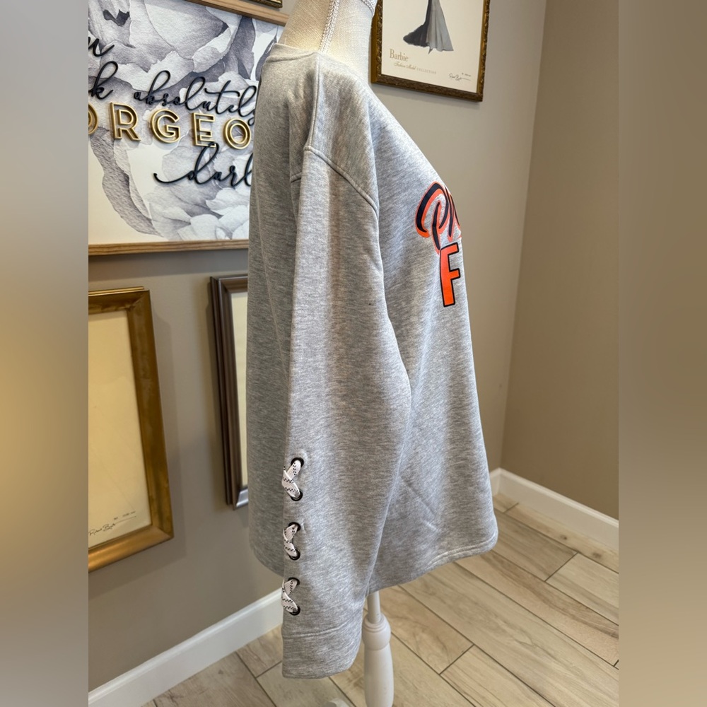 NWT! NATIONAL HOCKEY LEAGUE Philadelphia Flyers Sweatshirt - Picture 3 of 6